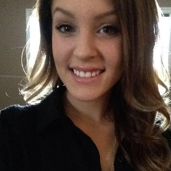 Meet your Posher, Olivia - Picture 1 of 1